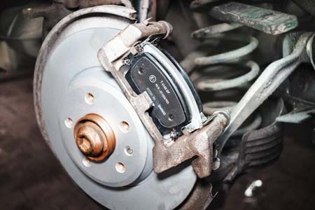 Замена тормозных колодок и дисков BMW X1 в Чебоксарах